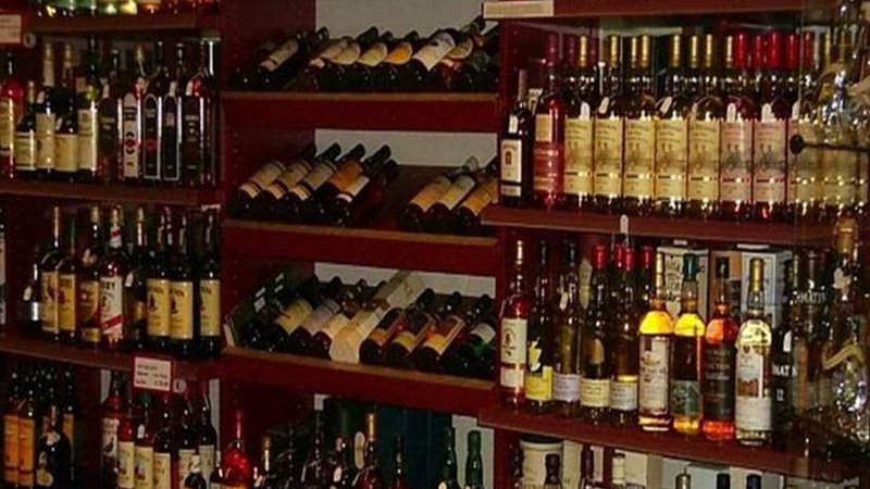 حملات على محال بيع