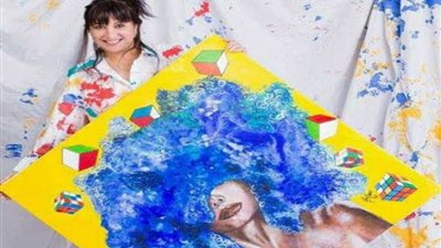 تمزج الكتابة بالفن التشكيلي ... توقع 