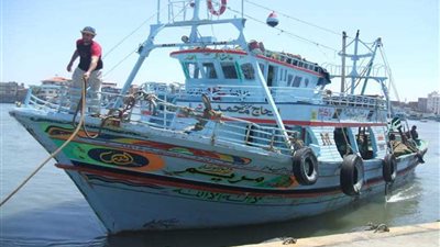 عودة حركة الصيد بميناء البرلس بكفرالشيخ خلال 3 ايام