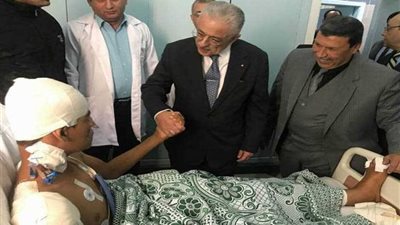 وزير التعليم يزور المصابين في حادث الإسكندرية (صور)