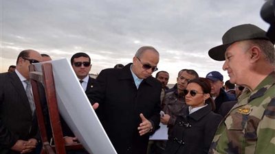 محافظ القليوبية ووزيرة الاستثمار يتفقدان إنشاءات المنطقة الاستثمارية ببنها (صور)