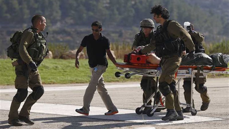 جنود الاحتلال يمنعون