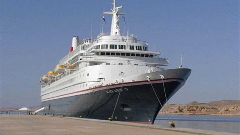 إعادة فتح ميناء شرم