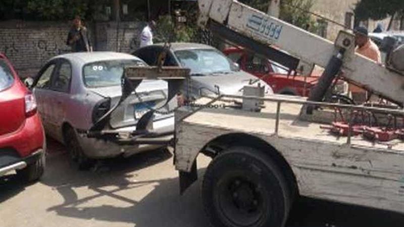 رفع 11 سيارة ودراجة