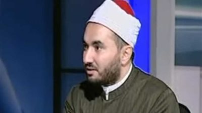 أستاذ بالأزهر لشيرين رضا: تصريحك عن الآذان «غير مؤدب»