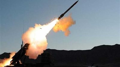 صاروخ حوثي يسقط خطأ في صنعاء ويقتل 10 أفراد من أسرة واحدة