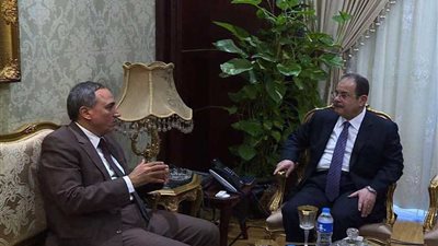 التفاصيل الكاملة في لقاء وزير الداخلية بنقيب الصحفيين