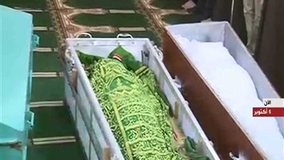 صلاة الجنازة على جثمان الكاتب الصحفي صلاح عيسى من مسجد الحصري (فيديو)