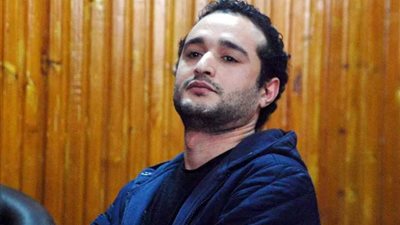 3 يناير أولى جلسات إعادة محاكمة أحمد دومة في قضية 