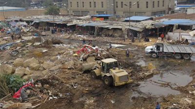 بالصور.. أجهزة الأمن بالقاهرة تنجح في تنفيذ إزالة سوق المنهل العشوائي