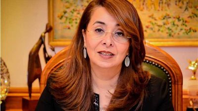 غادة والي تستعرض مع قيادات 