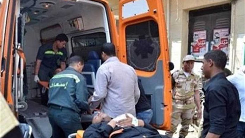 وجبة سمك تسمم أسرة