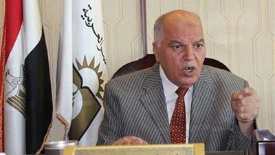 نقيب المعلمين يكرّم رواد التعليم بدمياط