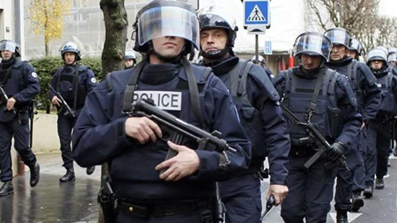 فرنسا تحشد نحو 140