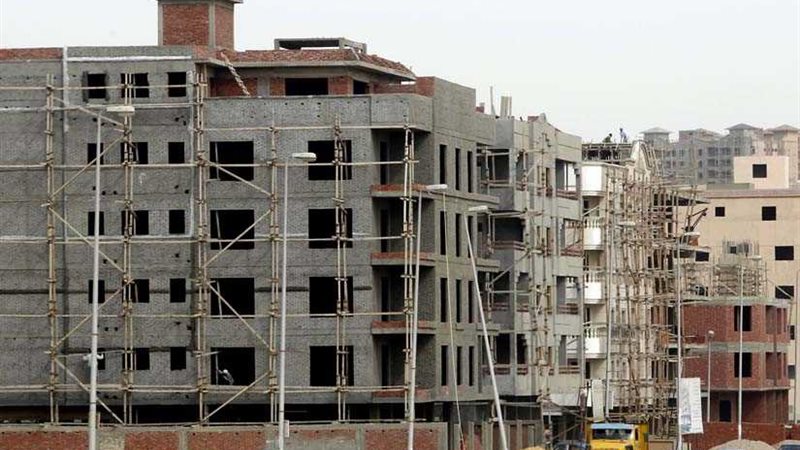 خبراء عقاريون يستعرضون