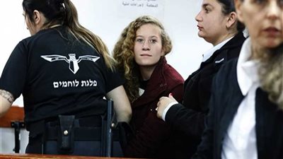 نيابة الاحتلال توجه لائحة اتهام ضد عهد التميمي ووالدتها