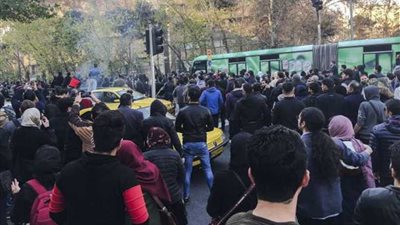 ارتفاع عدد قتلى الاحتجاجات المناهضة للنظام في إيران لـ 15 شخصا