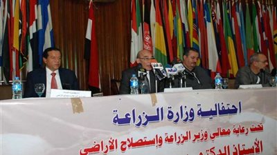 وزير الزراعة يُكرِّم 82 مزارع قطن من 8 محافظات لتميزهم (صور)