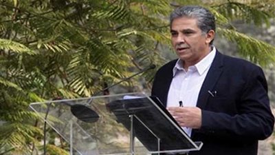 وزير البيئة يستعرض خطة الحكومة للتخلص من القمامة