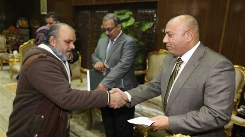 إعانة لأسرة عاملين