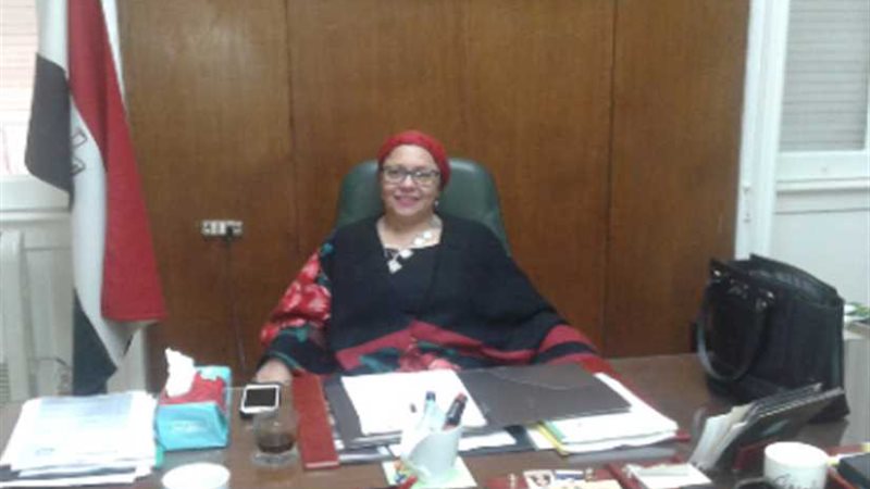 أول عميدة لـكلية