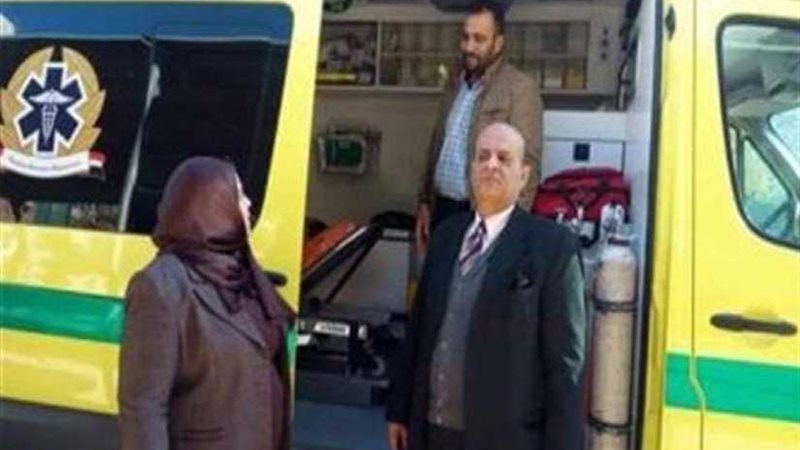 طالبة تؤدي الامتحان