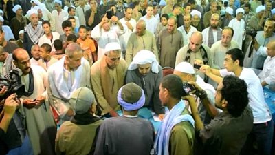 محافظ سوهاج ومدير الأمن يشهدان إنهاء خصومة ثأرية بين عائلتين بمركز أخميم