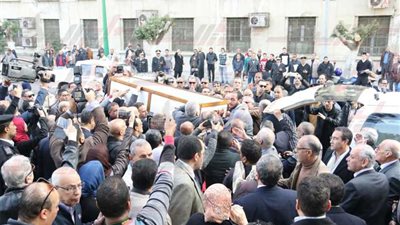 انطلاق جثمان الراحل 