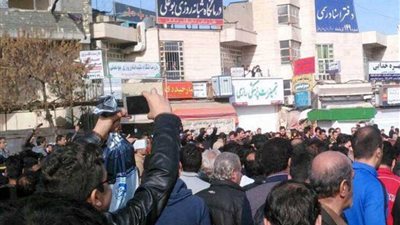 إنذار المتظاهرين لرجال الدين في إيران.. سقوط نظام الملالي