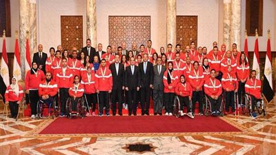 الرئيس السيسي يمنح وسام الرياضة لأبطال مصر 