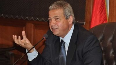 وزير الرياضة يستعرض تقريرًا لاستضافة مصر بطولة عالم اليد 2021