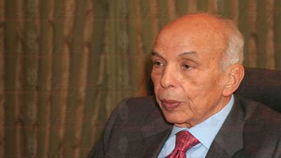 وفد من الصحفيين العرب يشارك عزاء الراحل 