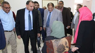 ‏ رئيس جامعة بني سويف: كراسي متحركة بمداخل الكليات والمدن لذوي الإعاقة لرفع معاناتهم