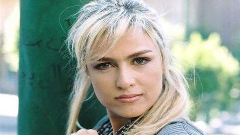 لاختراقه حساب الفنانة