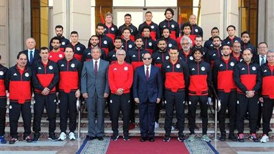 الرئيس السيسي يهنئ صلاح وكوبر والمنتخب بجوائز الأفصل أفريقيا
