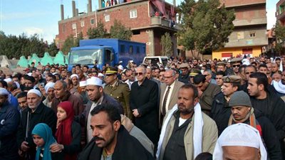 القليوبية : جنازة عسكرية لشهيد العريش بمسقط رأسه بجزيرة بلي