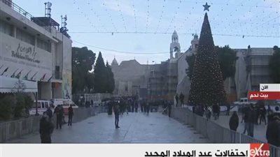 بيت لحم تتزين بشجرة الكريسماس استعدادًا لاحتفالات عيد الميلاد المجيد (فيديو)