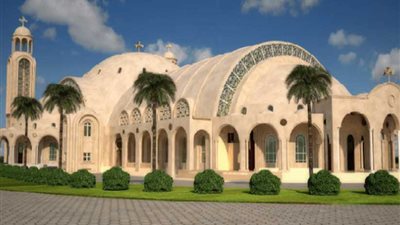 كاتدرائية العاصمة الإدارية تتزين قبل بدء قداس عيد الميلاد (فيديو)