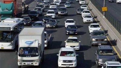 المرور: سيولة مرورية عالية بجميع الطرق والمحاور اليوم (فيديو)