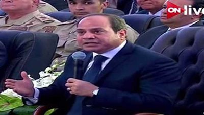 السيسي: ننفذ أكبر مشروع لتحلية المياه.. ولن نسمح بوجود مشكلة مياه في مصر