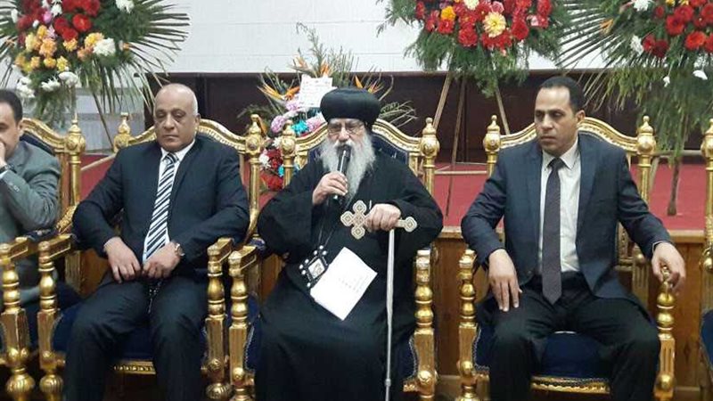 توافد القيادات الشعبية