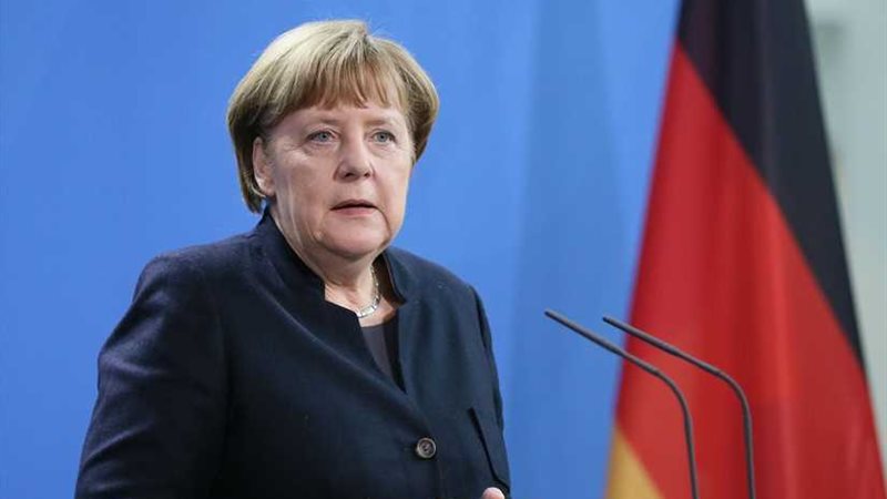 ميركل تستأنف مهمتها