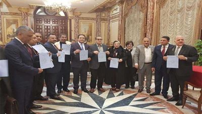 علاء عابد يتبنى جمع توقيعات النواب لتزكية 