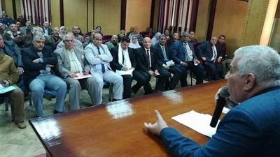 مدير تعليم البحيرة يطالب رؤساء اللجان بالالتزام بقواعد الامتحانات