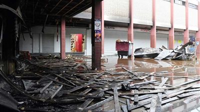 إحراق محل يهودي في ضواحي باريس