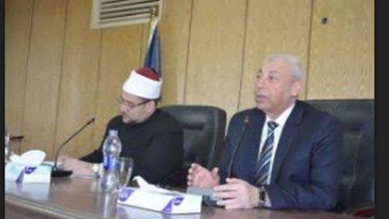 وزير الأوقاف ومحافظ