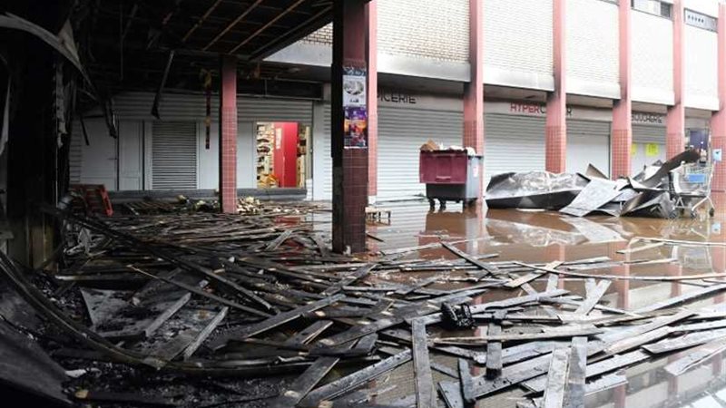 إحراق محل يهودي في