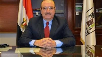 محافظ بني سويف يكرم أسر الشهداء من أبناء القوات المسلحة والشرطة