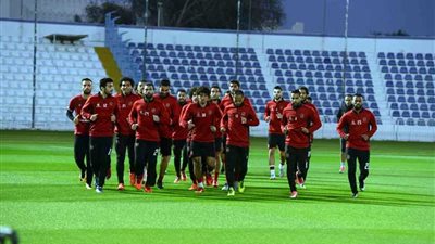 لاعبو الأهلي يخوضون مرانًا بدنيًا مكثفًا لمدة 30 دقيقة (فيديو)