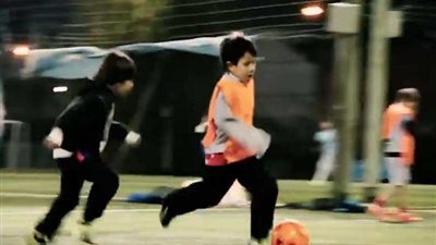 طفل يتفوق على ميسي في 